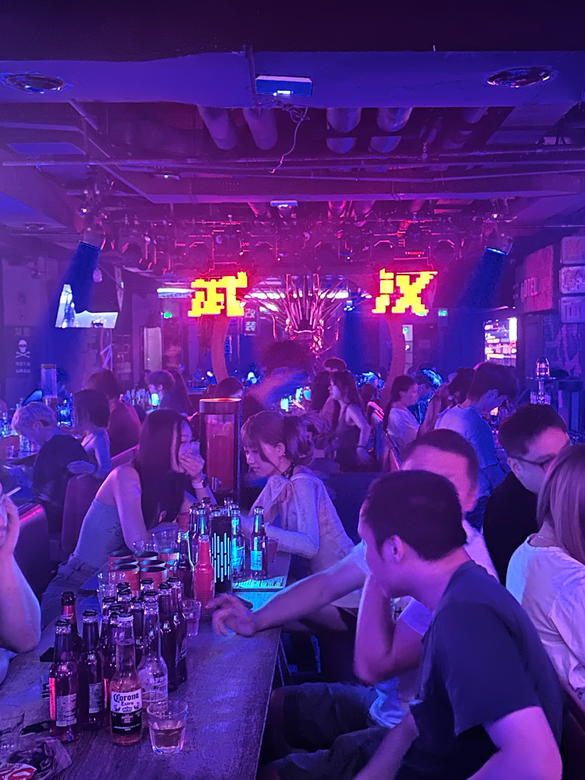 河池商务KTV:中低端定位有何不同-东兰县ktv预订